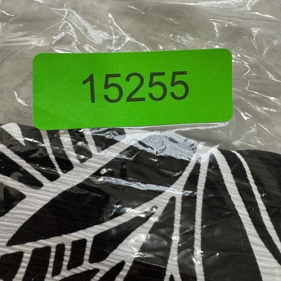 Allison Daley Black + White Abstract Leaf Short‎ Sleeve Button Up Blouse Size 14 - Picture 10 of 10